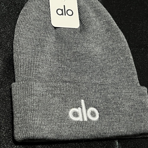 ALO Yoga Heather Gray Knit Hat - Picture 2 of 3